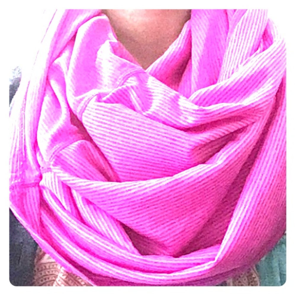 Apana infinity scarf - hot pink
